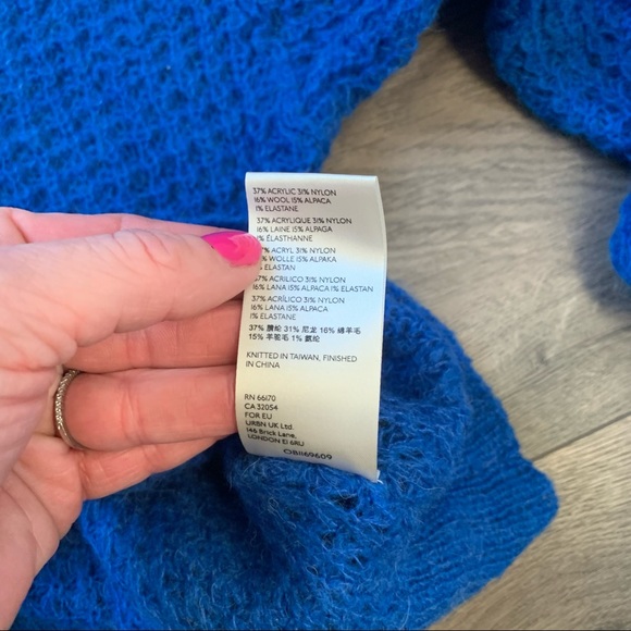 Free People Lulu V Neck Oversized Sweater NWOT - Picture 4 of 8